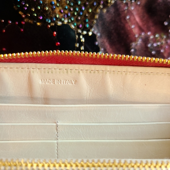 Prada Wallet - Picture 9 of 11